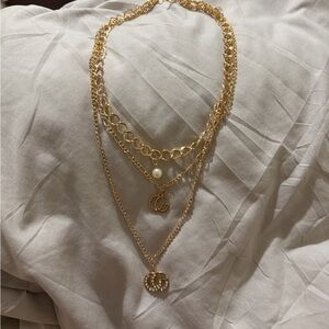 Elegant Gold Layered Necklace with Pearl Accent